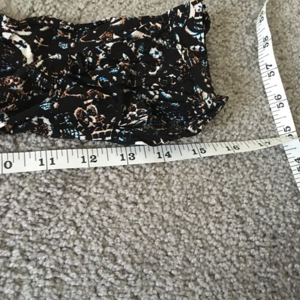 Lightweight Patterned Keyhole Shift Dress - Picture 6 of 8